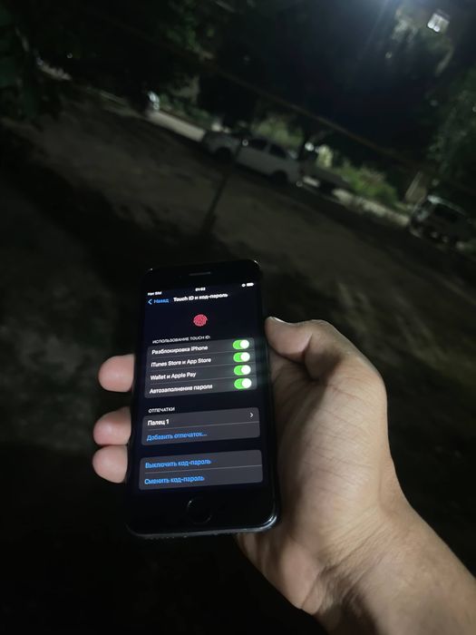 iPhone 8  64  gb
