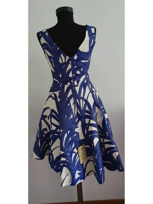 Rochie eleganta, noua, țesătură deosebita 3D
 COAST - Mărimea 36