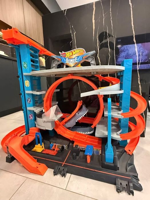 Hotwheels Ultimate Garage Shark Attack