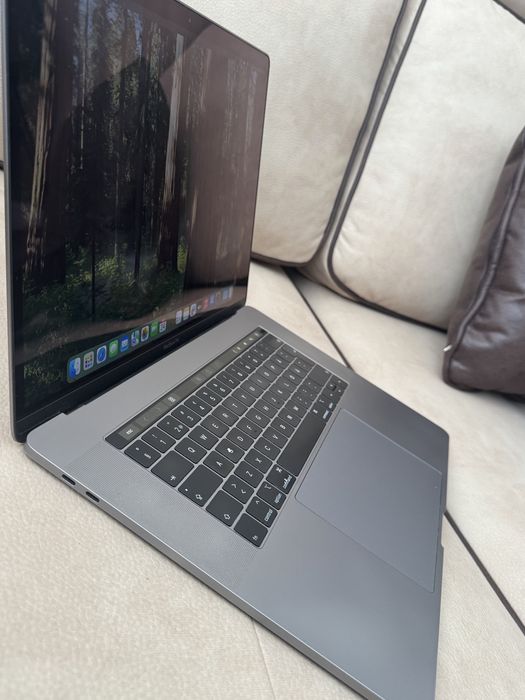 MacBook Pro 15 A1990 2018 TouchBar