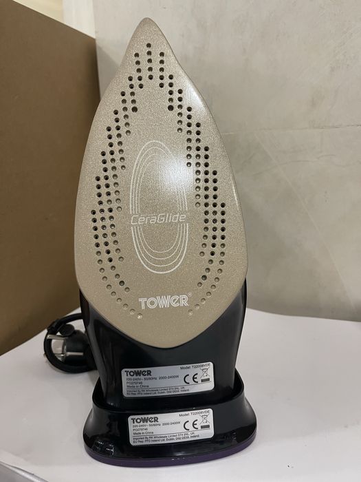 Безжична парна ютия Tower