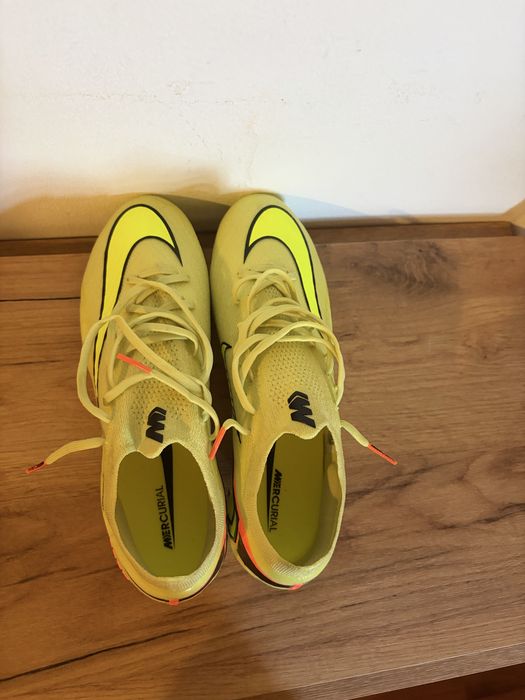 Vand ghete de fotbal