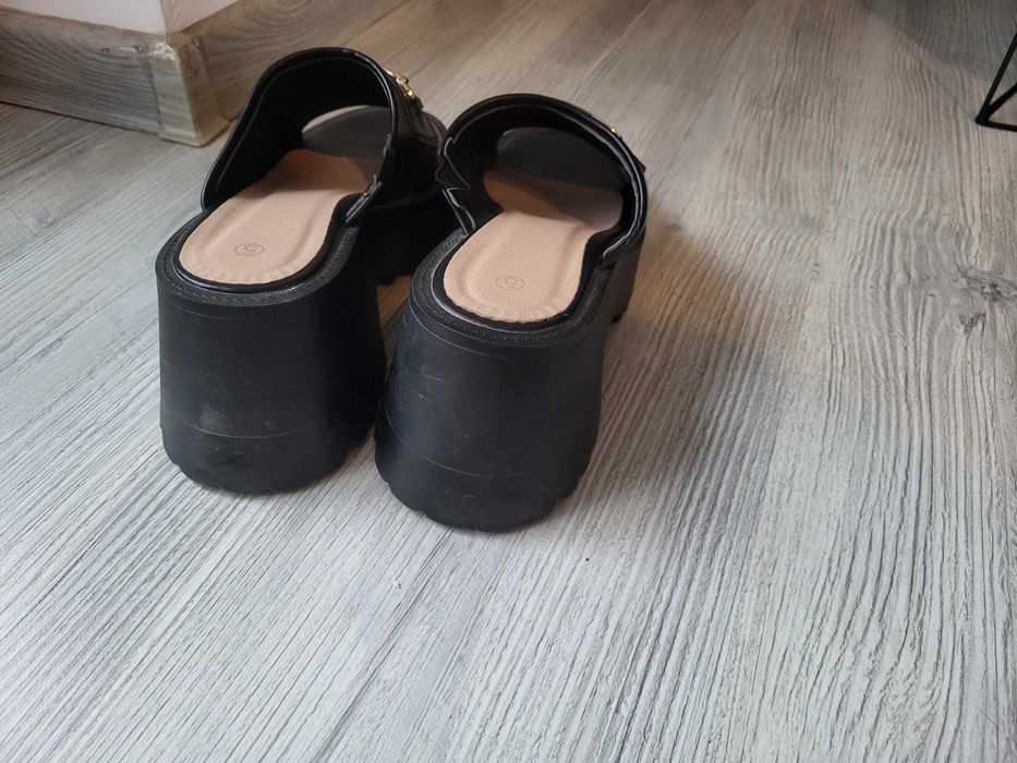 Saboți cu platformă