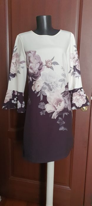 Rochie midi eleganta cu flori