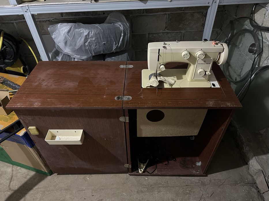 Швейная машинка чайка в хорошем состоянии