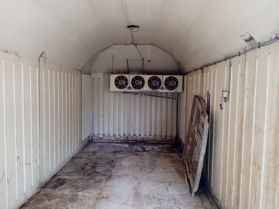 Хладилни вагони -2 броя.Работещи хладилни камери.