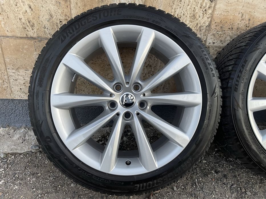 Jante 18 Skoda Superb Vw Passat B8 Arteon Anvelope Roti iarna 235 45