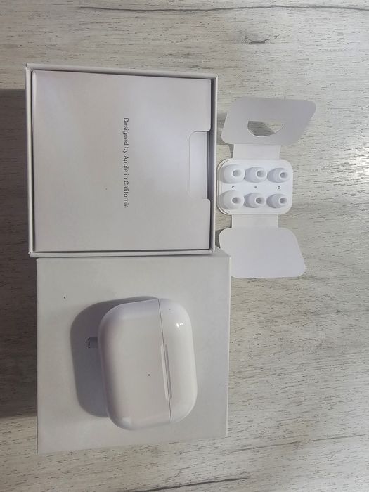 AirPods Pro ползвани много малко