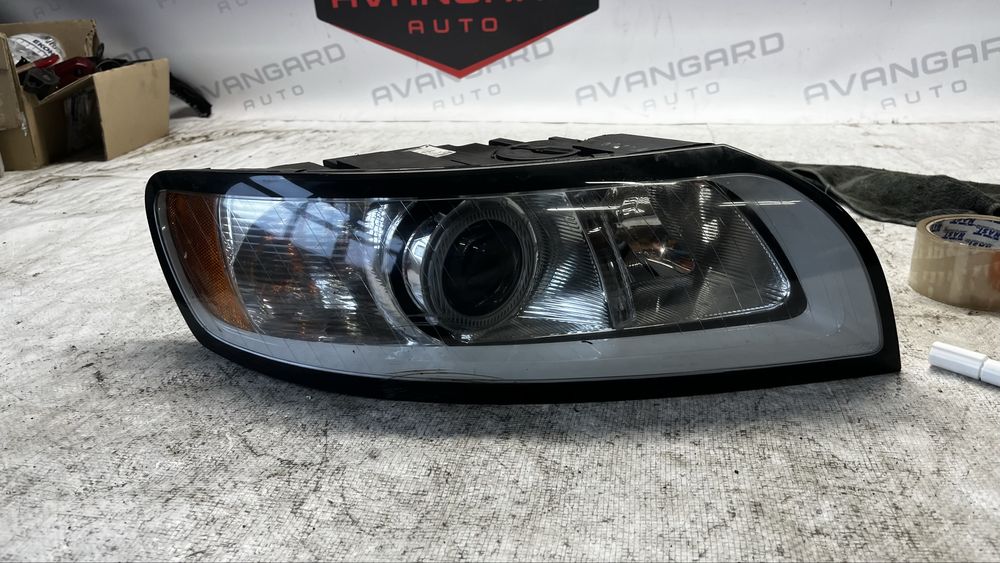 Volvo V50 S40 десен фар