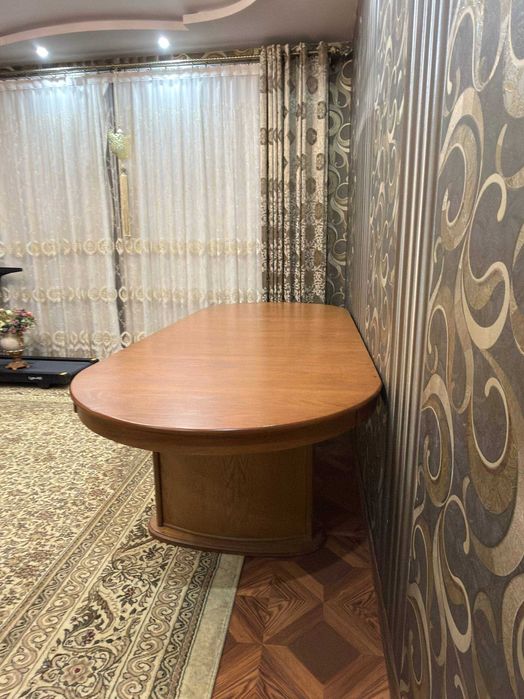 Стол для гостиной