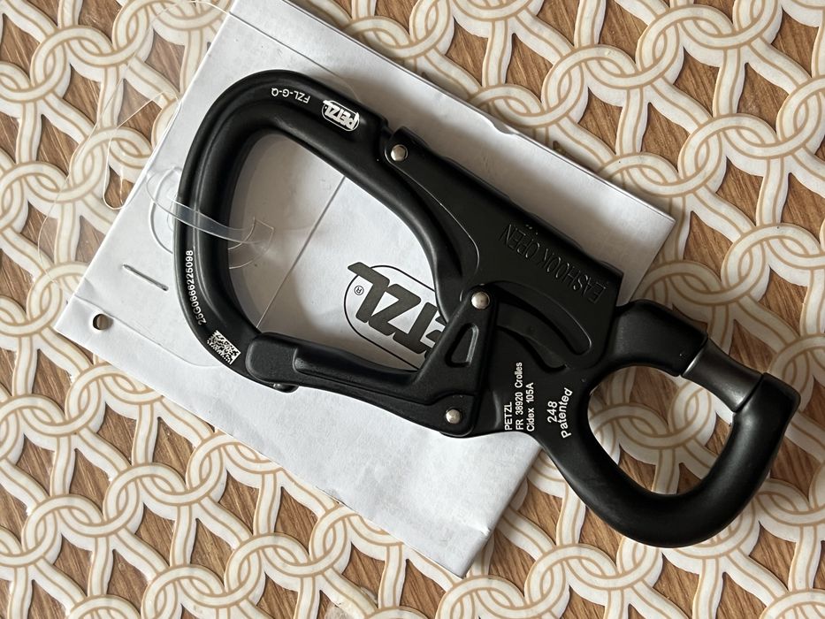 Carabiner Petzl EASHOOK
