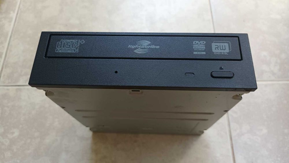 Компютърни компоненти и кутия