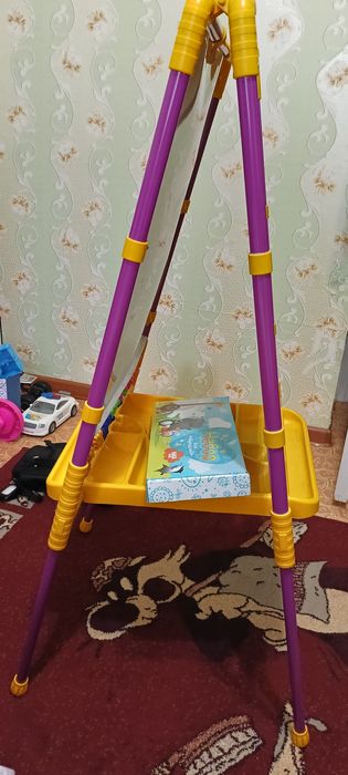 Мольберт детский, доска знаний. Б/у