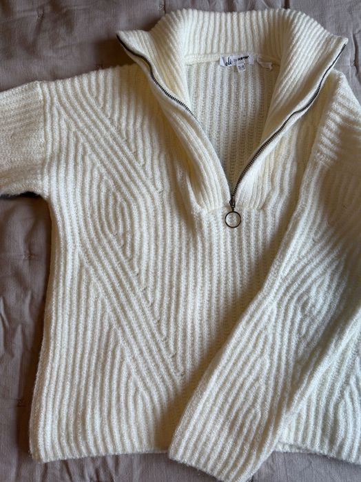 Топъл пуловер с Цип S размер