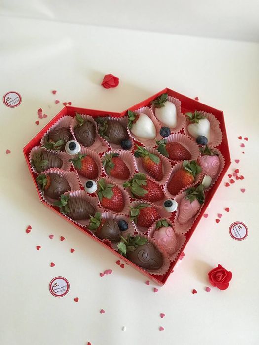 Клубника в шоколаде Астана