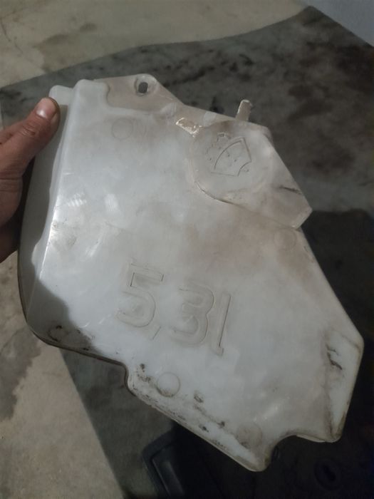 Казанче за течност за чистачки бмв е46 320CI