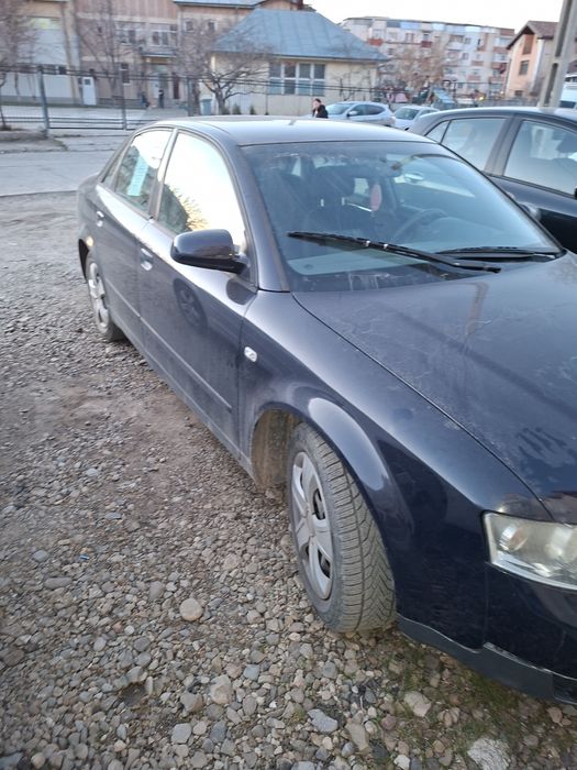 Vând audi a4 b6 2000 euro negociabil