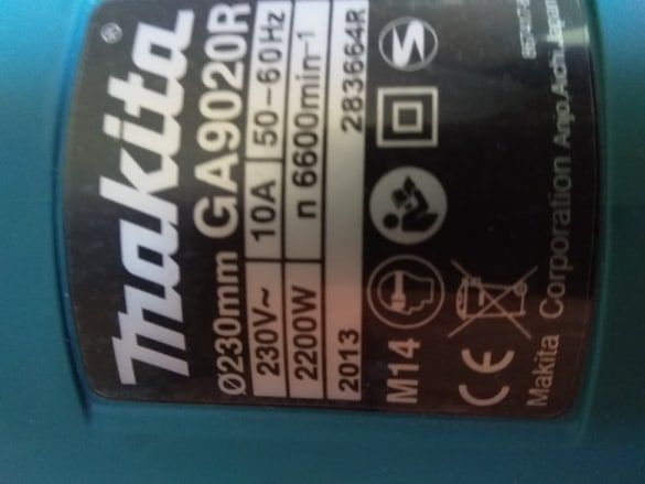 MAKITA GA 9020 RF - ъглошлайф