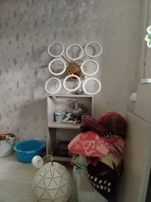 Продам классную люстру ……….