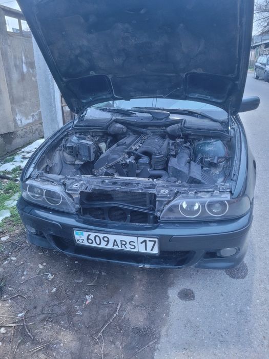 Продам на запчасти бмв е39