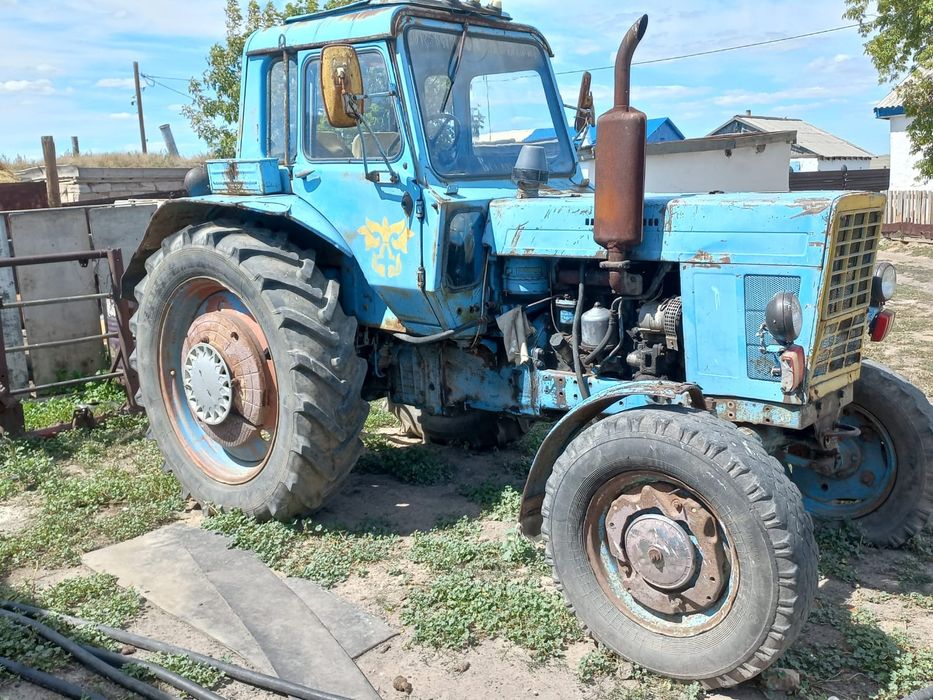 Трактор МТЗ-80..