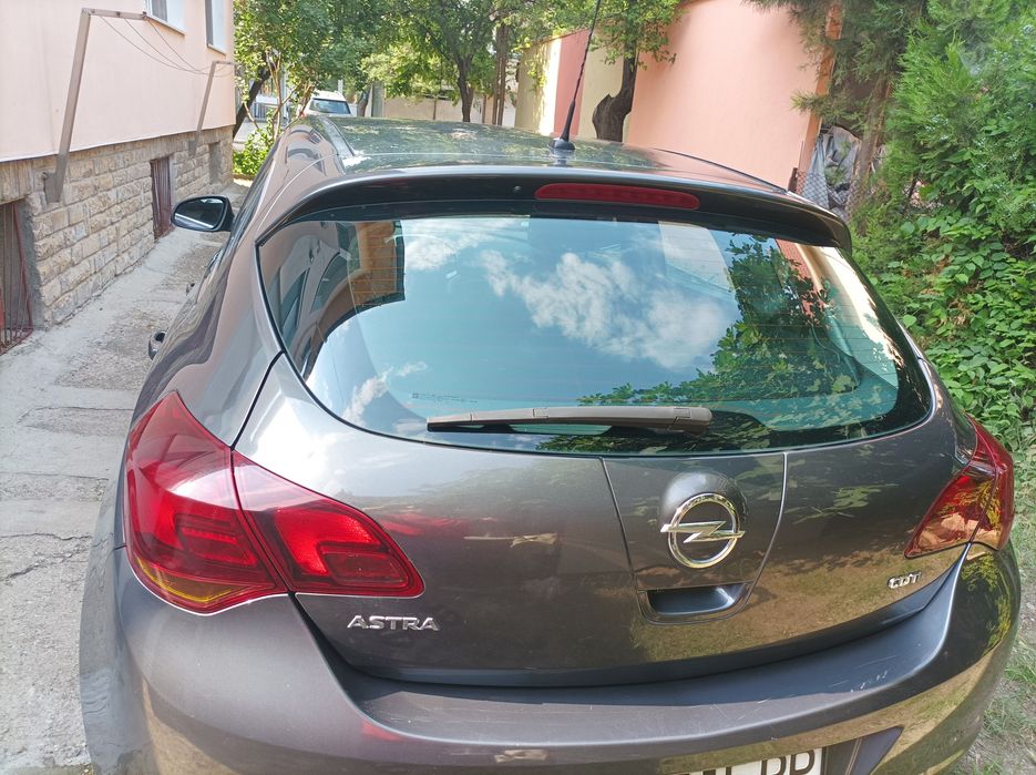 Опел Астра J DCI