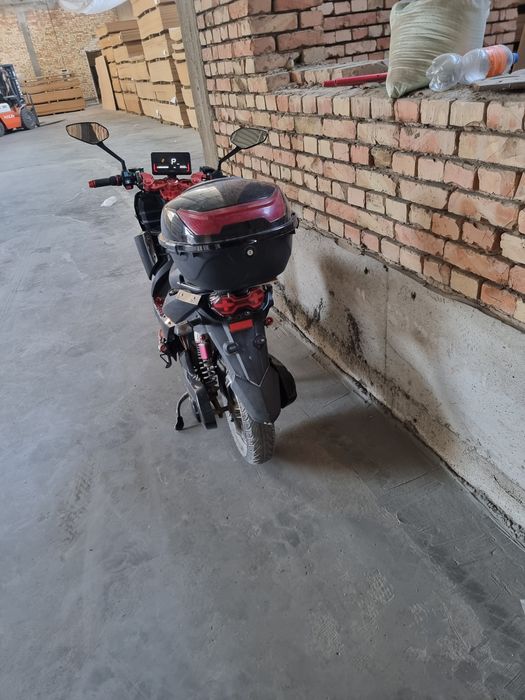 Redlayn skuter sotiladi 600$