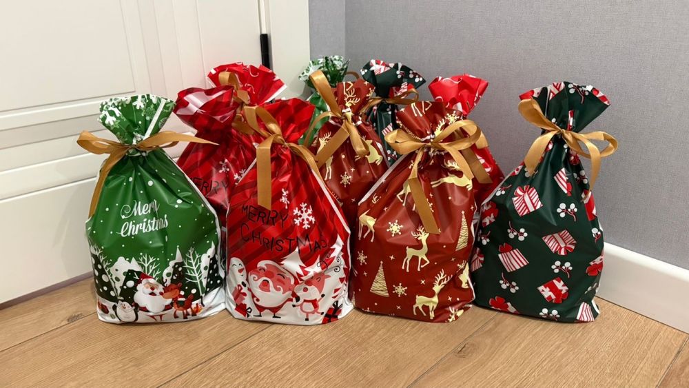 Подарок, кульки, новогодний бокс, киндер