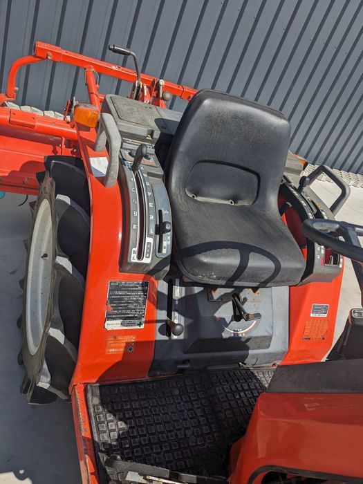 Tractor japonez kubota  4x4