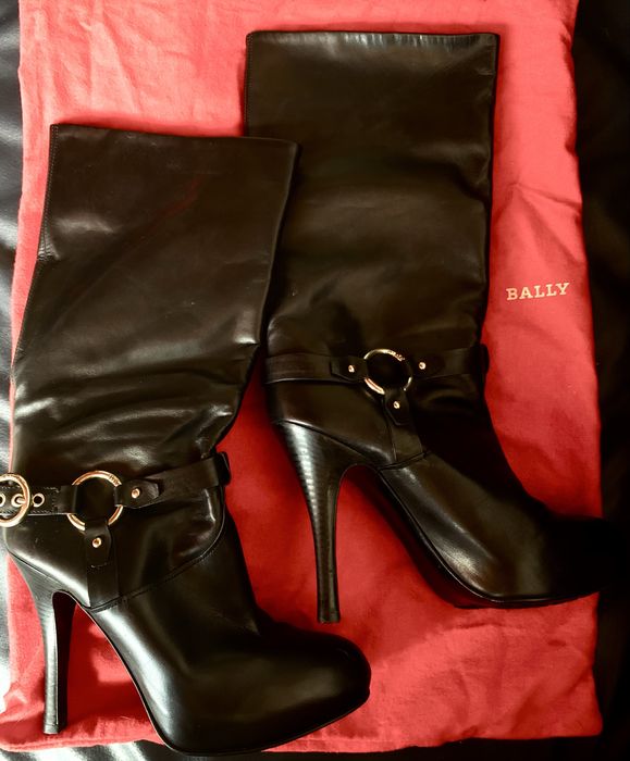 Елегантни луксозни ботуши