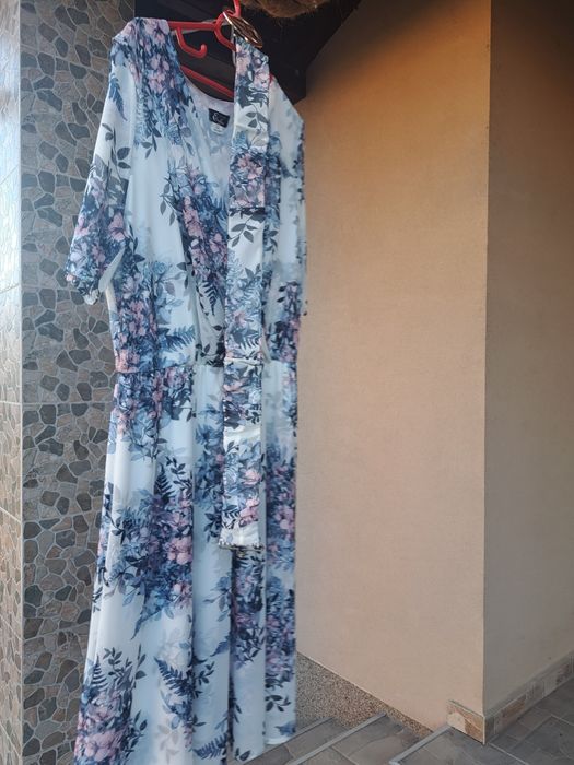Vand rochie marime mare 52