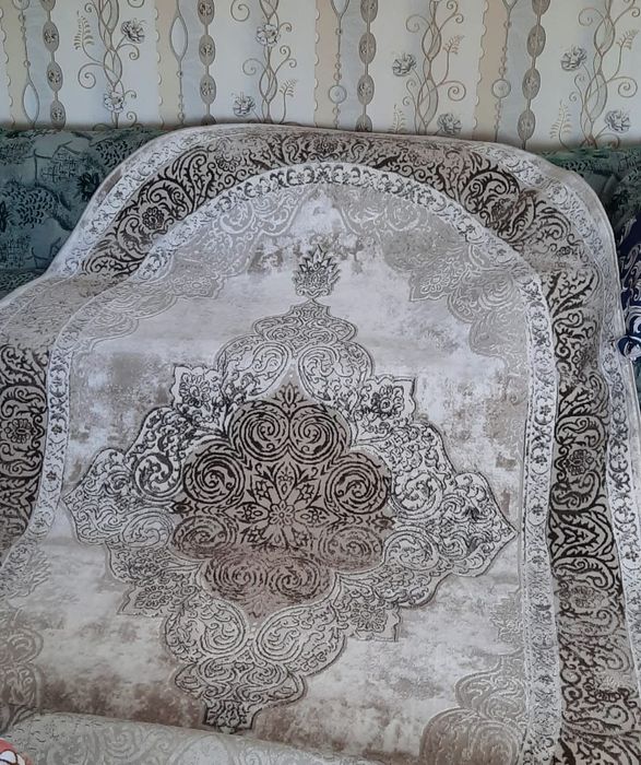 Продаётся ковёр 200×300