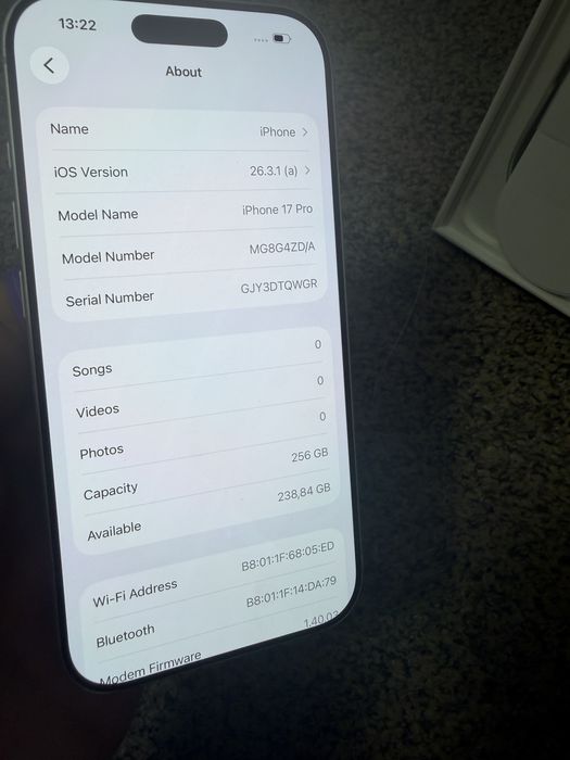 Oferta !! Iphone 17 Pro 256 gb ! Culoare frumoasa Silver/alb ! 83 cicluri de incarcare !