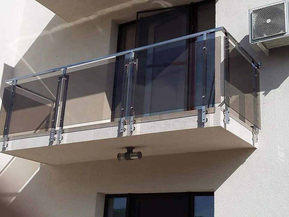 Balustrade din  sticla .