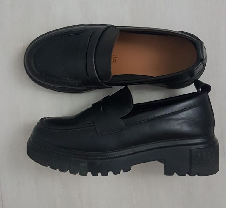 Продам лоферы в отличного качества