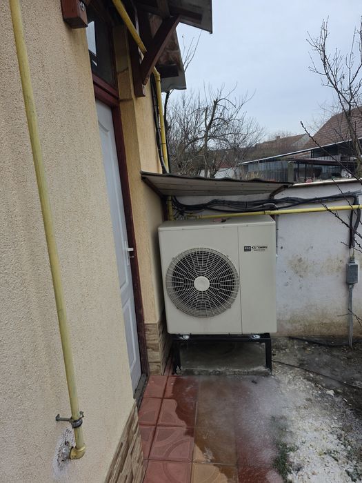 De vănzare casă sau schi nb cu  apartament 2 camere