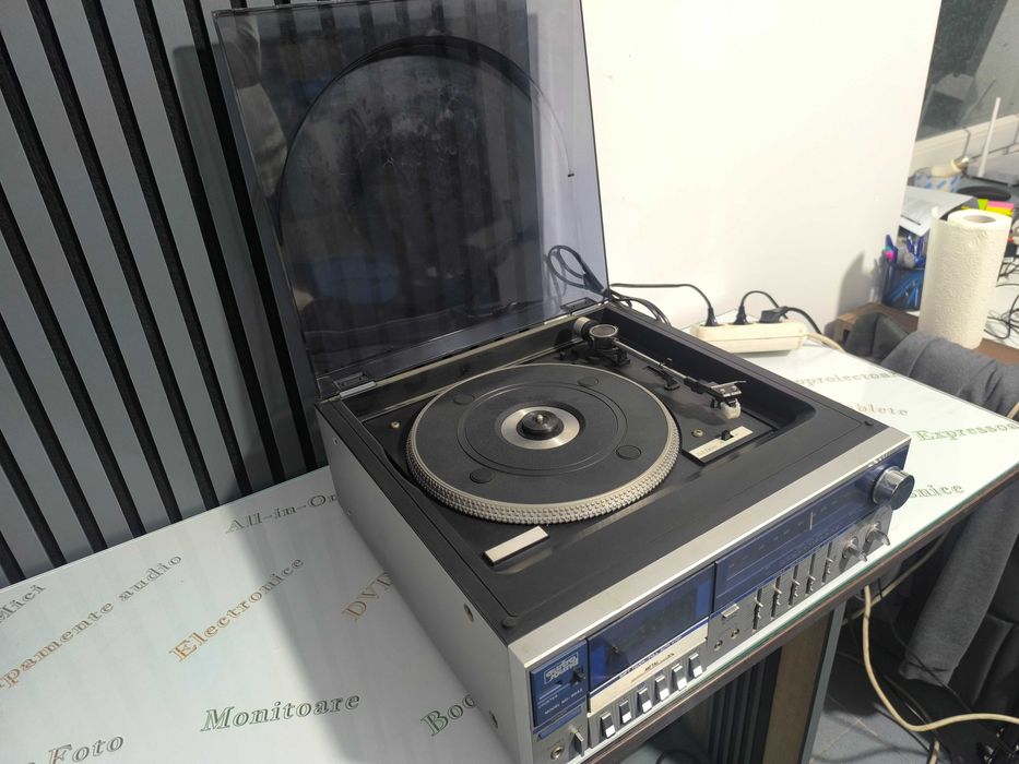 Sistem Audio All-in-One Model 4042 - Pick-up, Casete, Radio