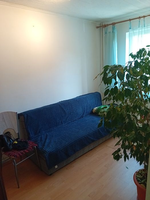 Închiriez i camera