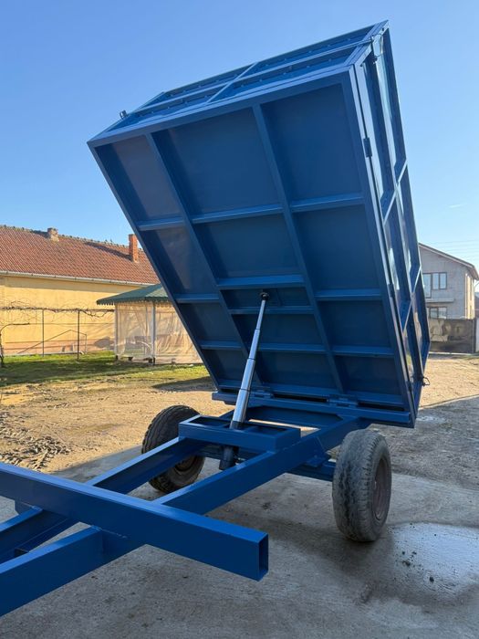 Vând remorca basculabila