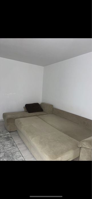 Închiriez Garsoniera