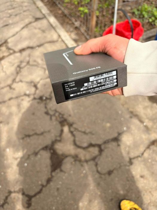 Samsung Galaxy s25FE sigilat