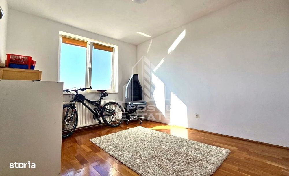 Apartament 4 camere, decomandat 2 bai, 2 balcoane, Central