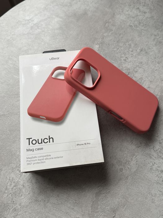 Чехол на iPhone 16 pro