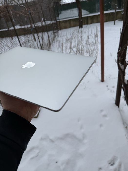 Macbook Air M1 SSD 256gb RAM 8gb stare buna