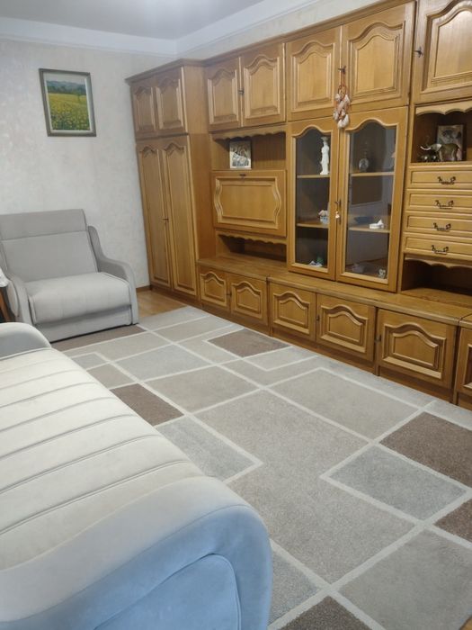 Inchiriere apt. 2 camere D vis-à-vis de Palas