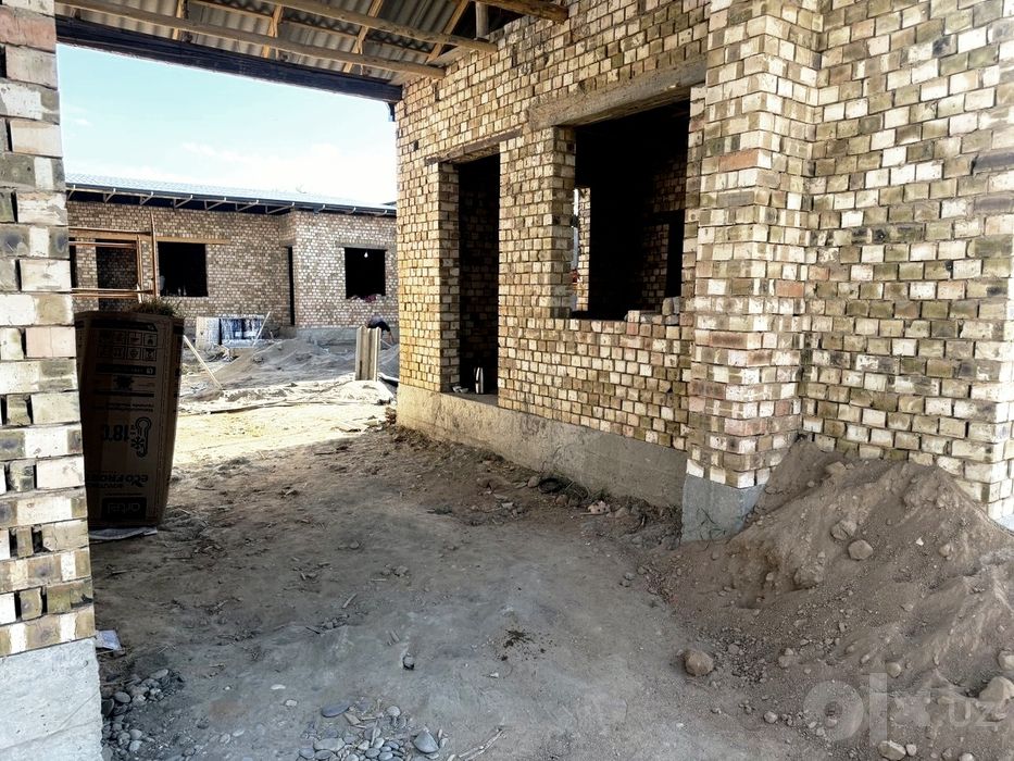 Жомбой центридан 11 хона 10 сутихли Уй сотилади