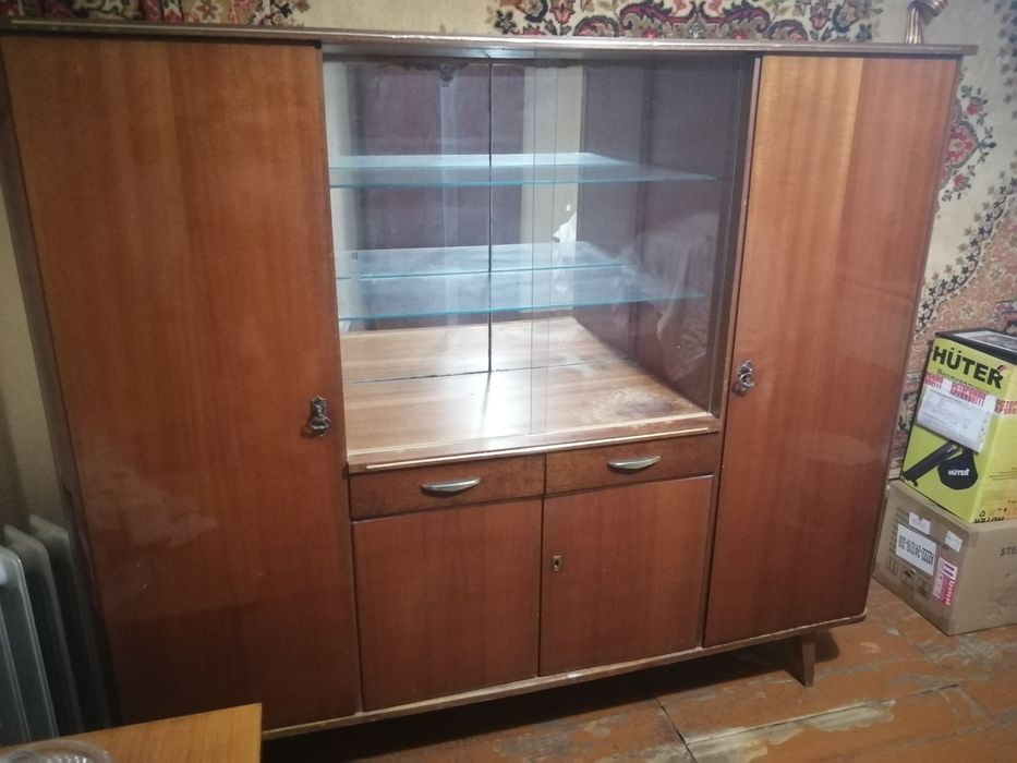 Продаём сервант раритет