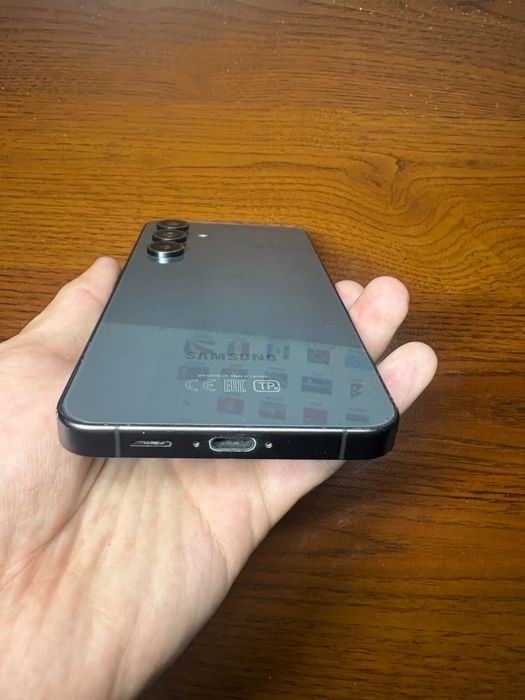 Срочно Продам SAMSUNG S24FE обмен на айфон