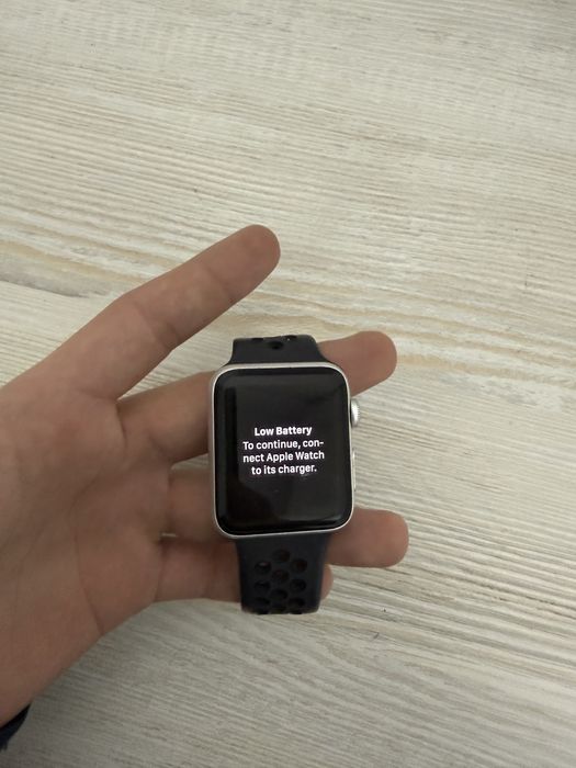 Продается Apple Watch Series 3 Срочно