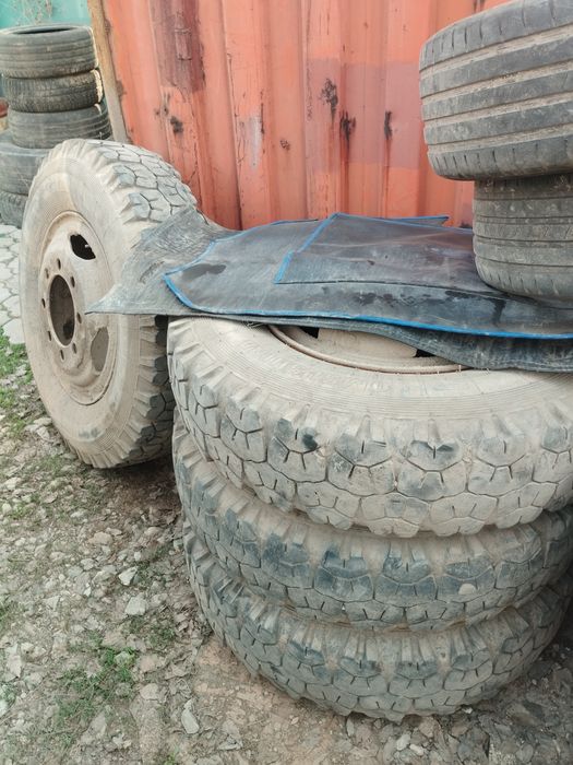 Продам резину 9.00